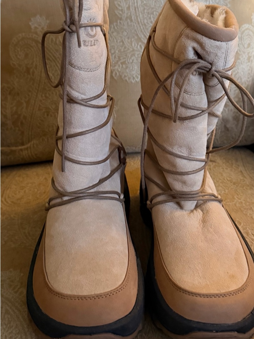 Women's Lace-Up Suede Winter Boots in Beige